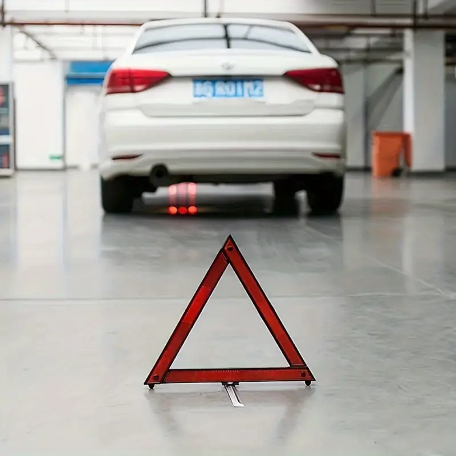 Panneau de Signalisation d'Urgence Réfléchissant pour Voiture – Triangulaire, Pliable, 30x30cm