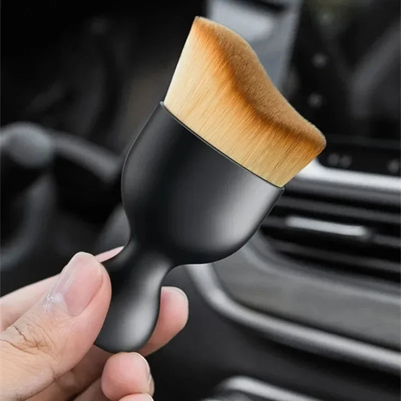 Brosse de nettoyage compacte pour tableau de bord – poils doux et prise ergonomique