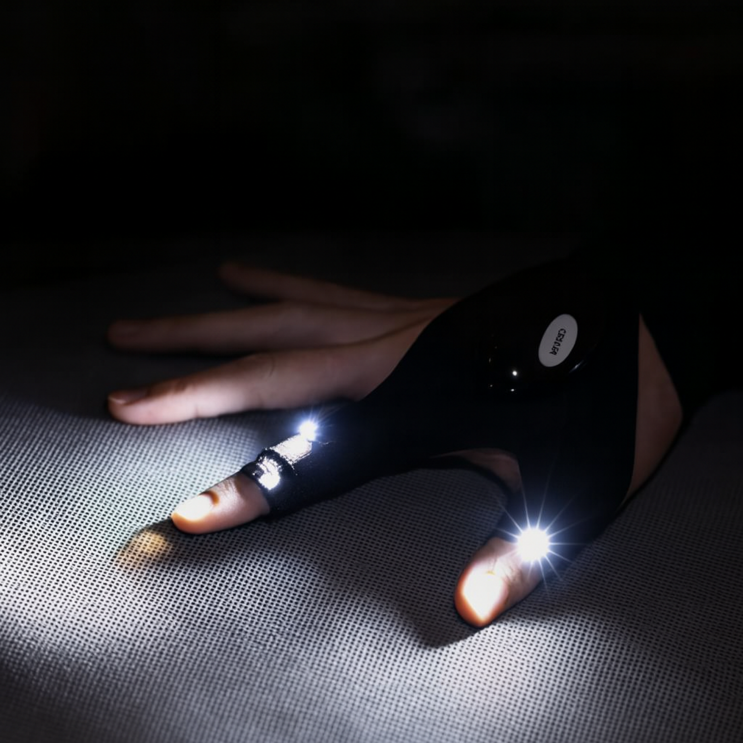 LumaGrip™ – gants lumineux de précision
